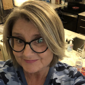 Meet your Posher, Lisa